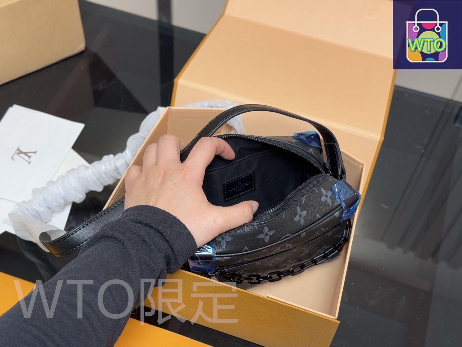 今日WTO】Louis Vuitton ルイ・ヴィトン ミニソフトトランク