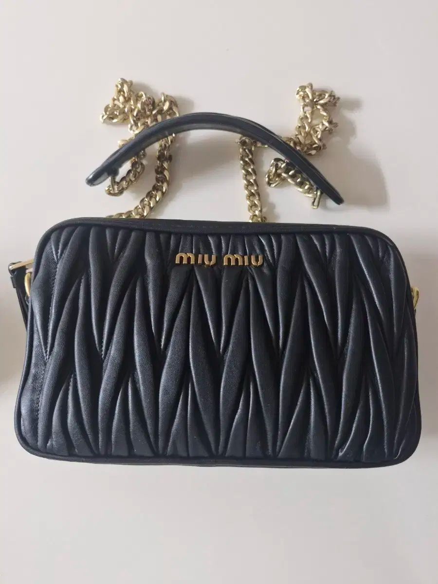 ミュウミュウ マトラッセ チェーンバッグ ブラック