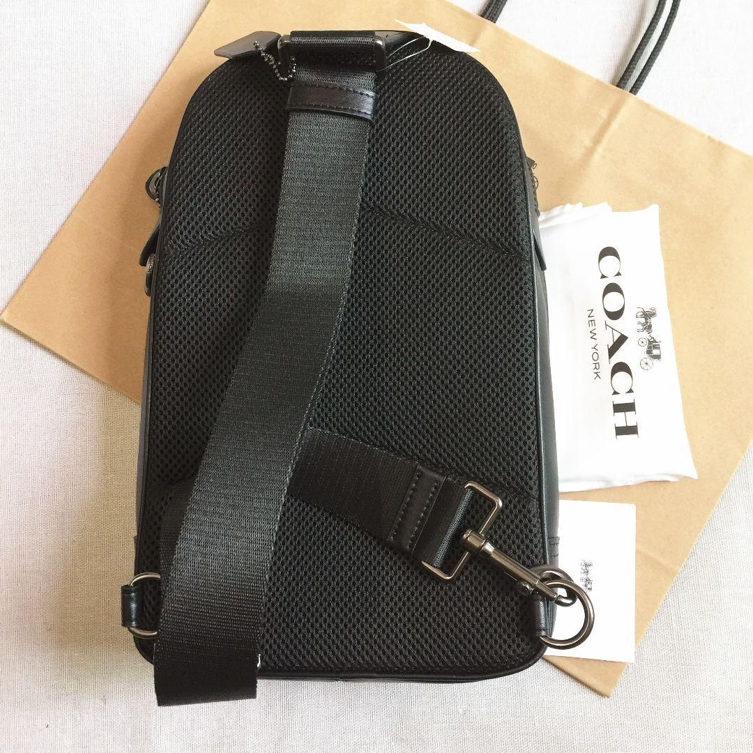 新品 COACH（コーチ）F37573 ブラック ボディーバッグ メンズ 斜め掛けバッグ｜シンプルで使いやすいデザイン｜デイリー・旅行に便利｜購入2点以上で500円オフ！  - メルカリ