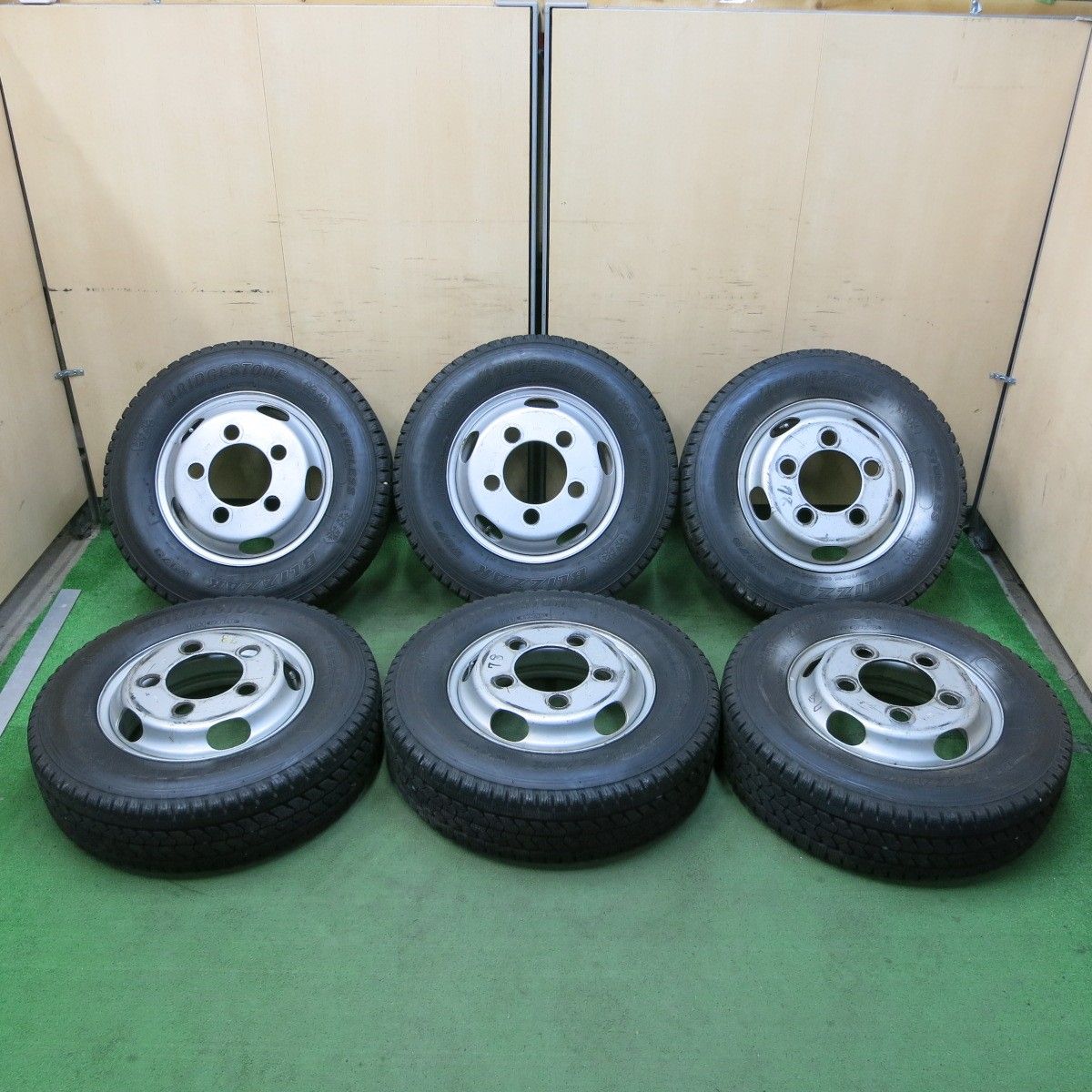 ブリヂストン BLIZZAK W979 195/75R15 109/107L LT 6本 9.5分溝3本と9