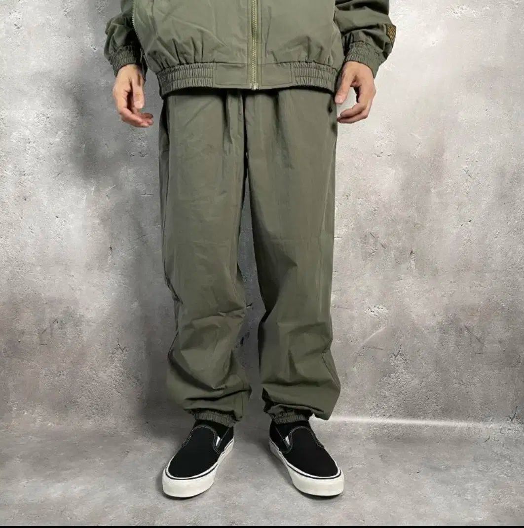 挑戦者 CHALLENGER MILITARY WARM UP PANTS