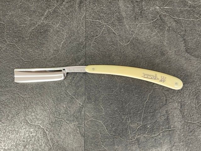 西洋剃刀　ヘンケル　ゾーリンゲン472 西洋剃刀 【未使用保管品】 J.A HENCKELS SOLINGEN ヘンケル