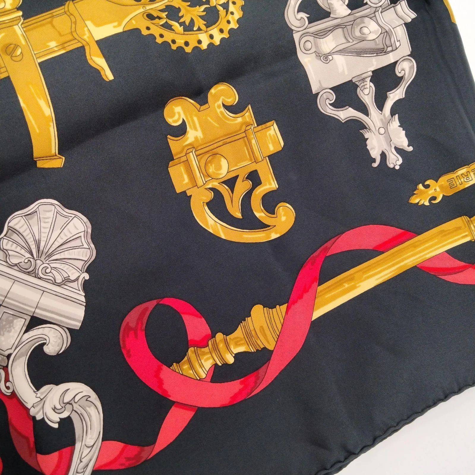 HERMES エルメス カレ90 鉄細工 FERRONNERIE タグなし HERMES エルメス カレ90 FERRONNERIE 鉄細工 タグ無し ✨️HERMES