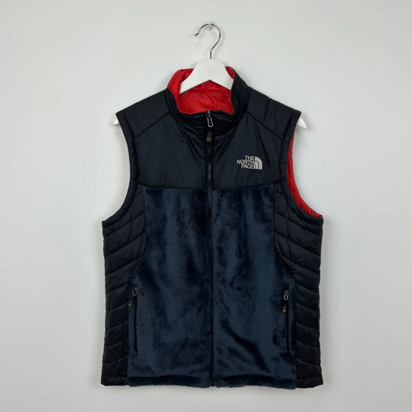✨美品✨ザノースフェイス　ダウンベスト　サミットシリーズ　軽量　刺繍　ブラック THE NORTH FACE】ザ・ノースフェイス ノースリーブ ジャケット L