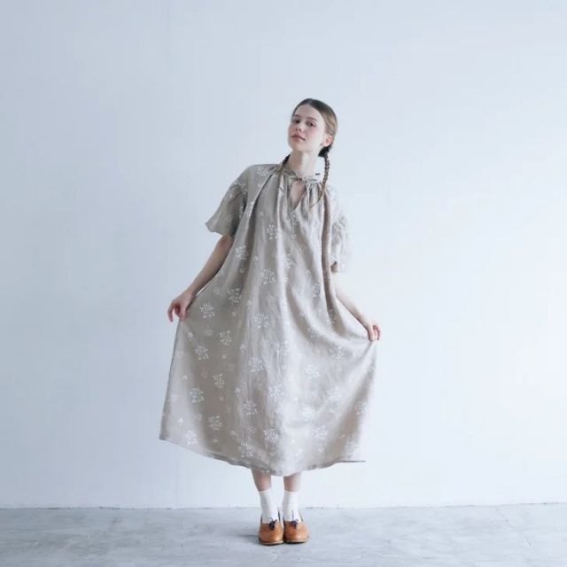 MAGALI TSUBOMI リネン バルーン袖ペザントワンピース natural ワンピース マガリ