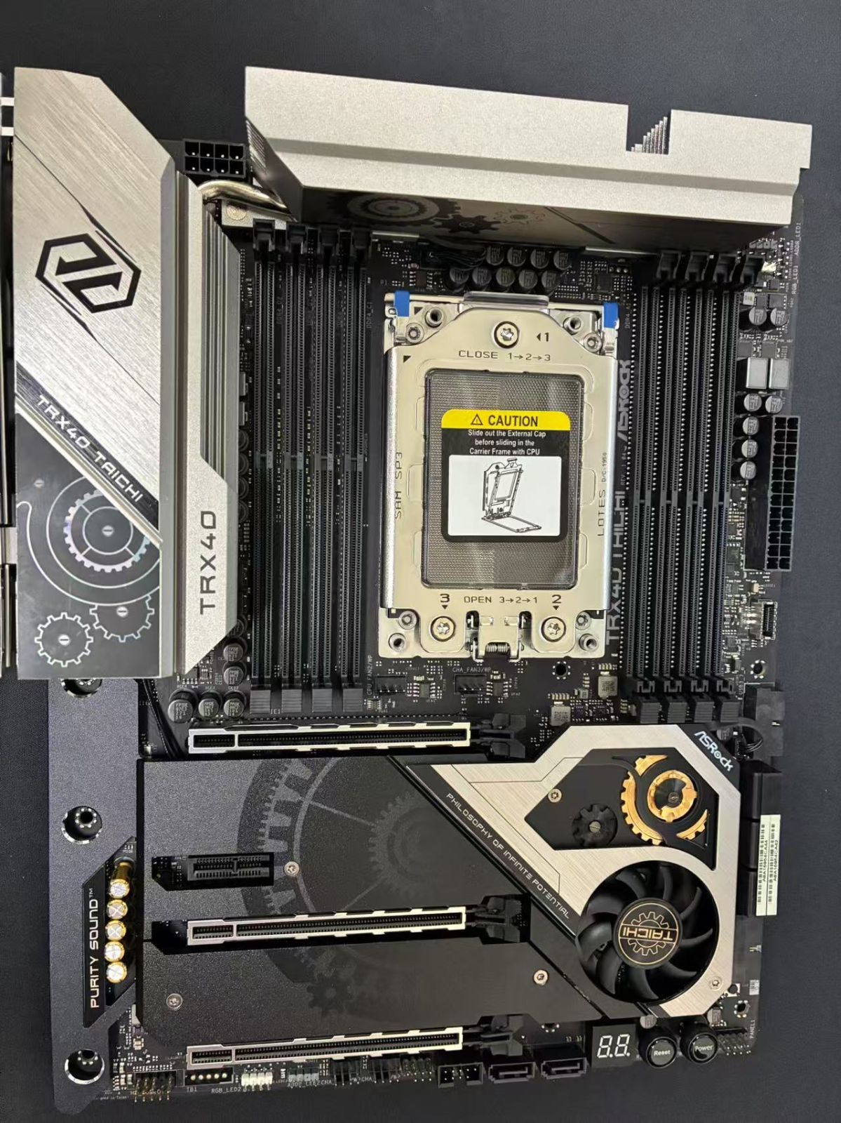 ASRock TRX40 Taichi｜本体のみ - メルカリ