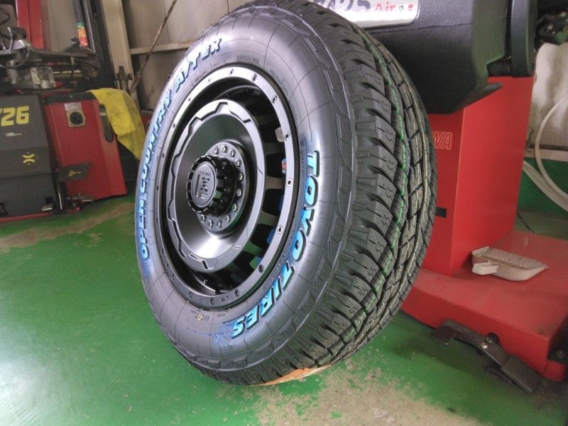215|70R16 ホワイトレター