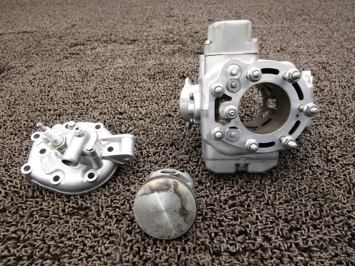 KDX200 シリンダー