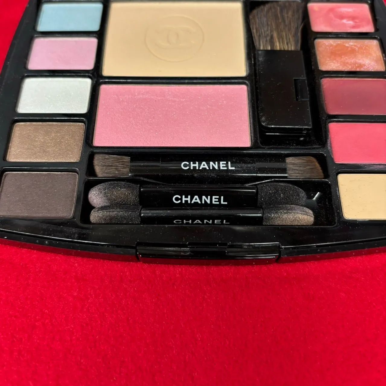 CHANEL シャネル トラベルメイクアップパレット アルティチュード b