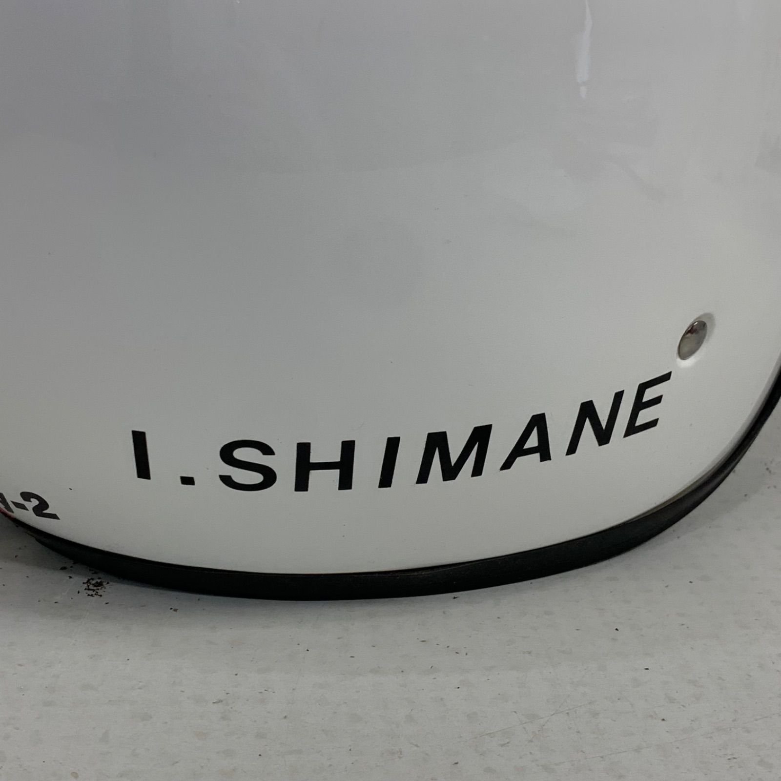 ホワイト 赤線