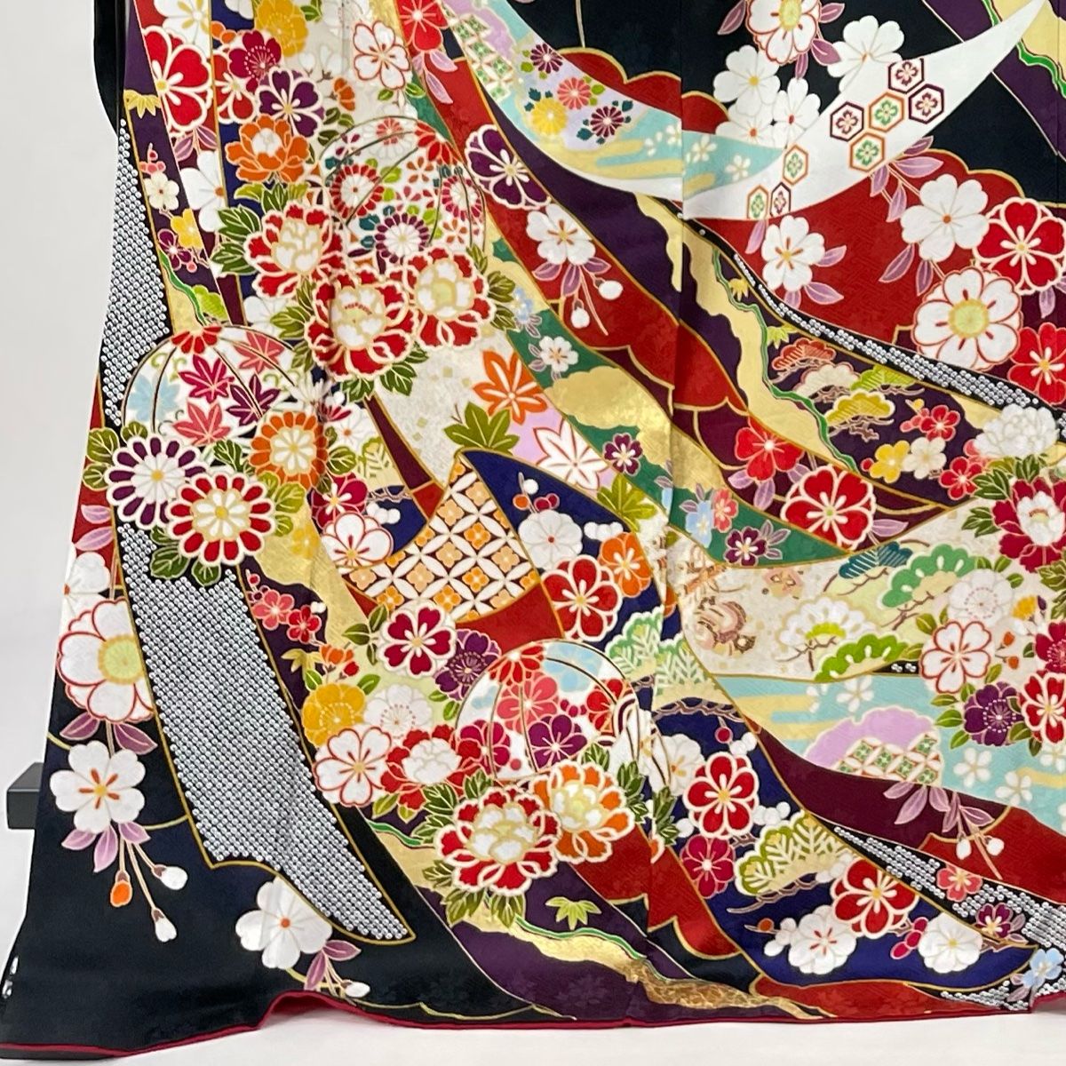 振袖 身丈175cm 裄丈70cm L 袷 熨斗 草花 金糸 金彩 赤 正絹 美品 名品 【中古】 - メルカリ