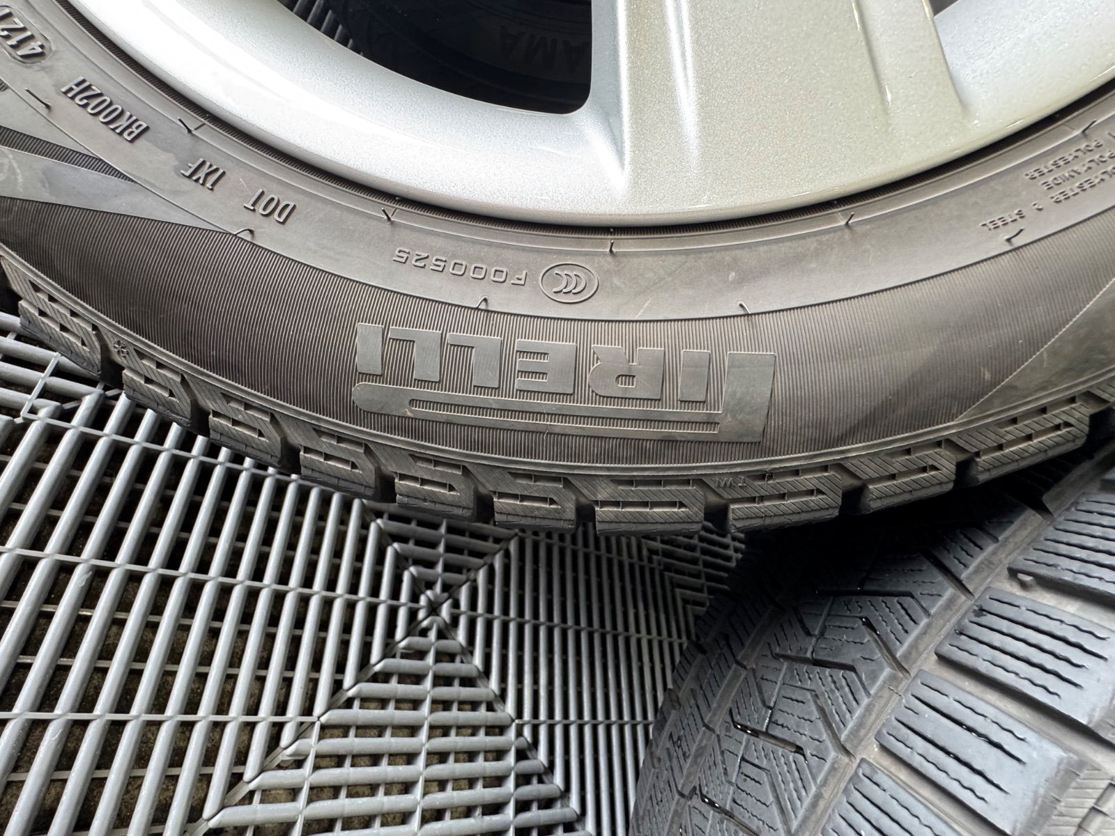 保管品 1シリーズ 118スポーツ BMW純正アルミ 冬タイヤ4本セット 205 55R16 只今タイムセール中。