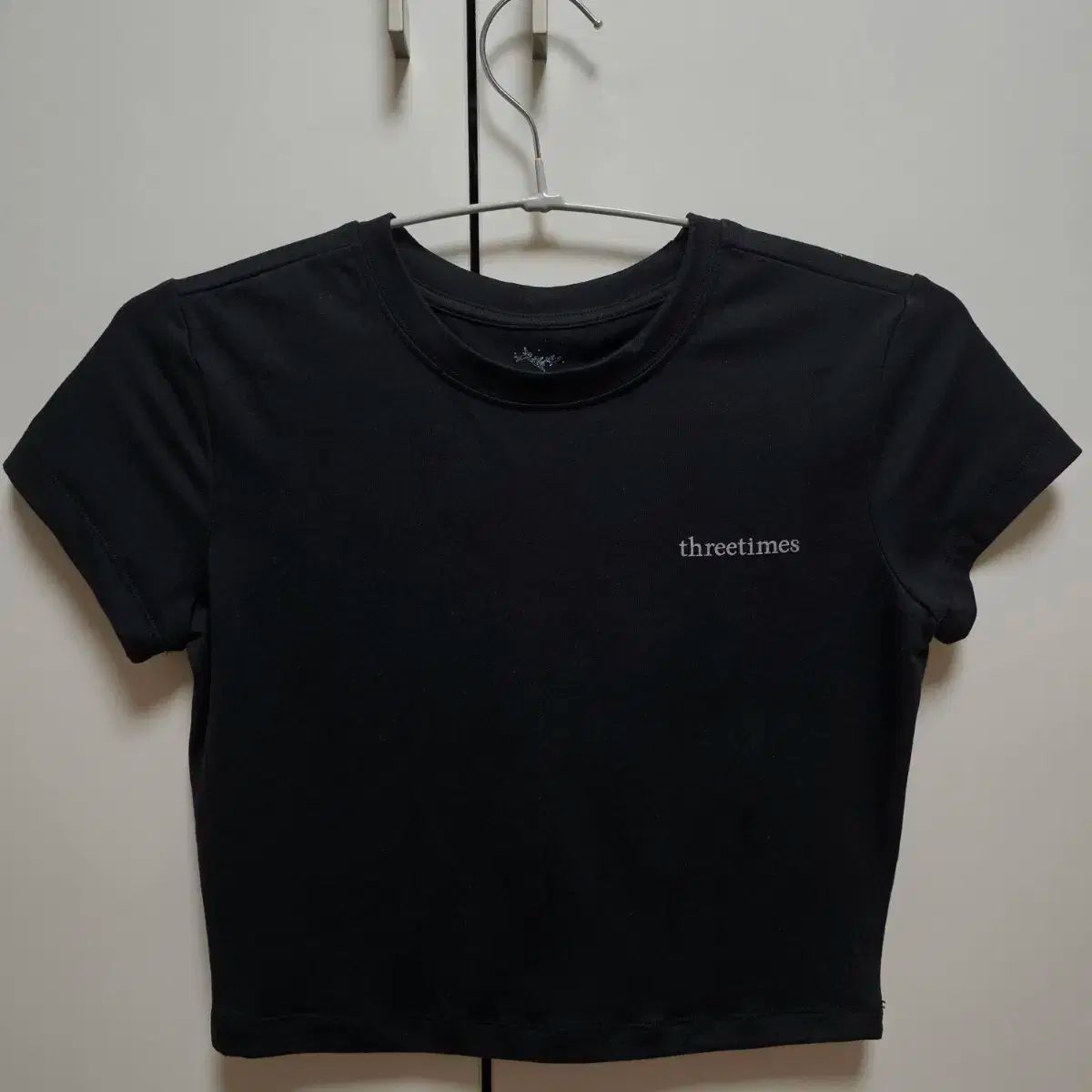 ☆送料・関税込☆THREETIMES★Soft crop tee★ threetimes(スリータイムズ) クロップドTシャツ soft crop tee