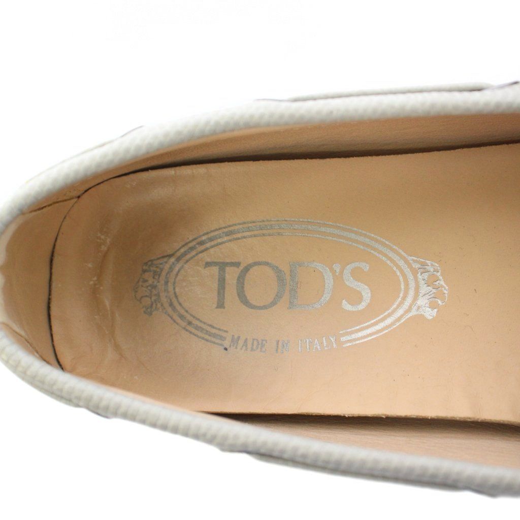 ドライビングシューズ