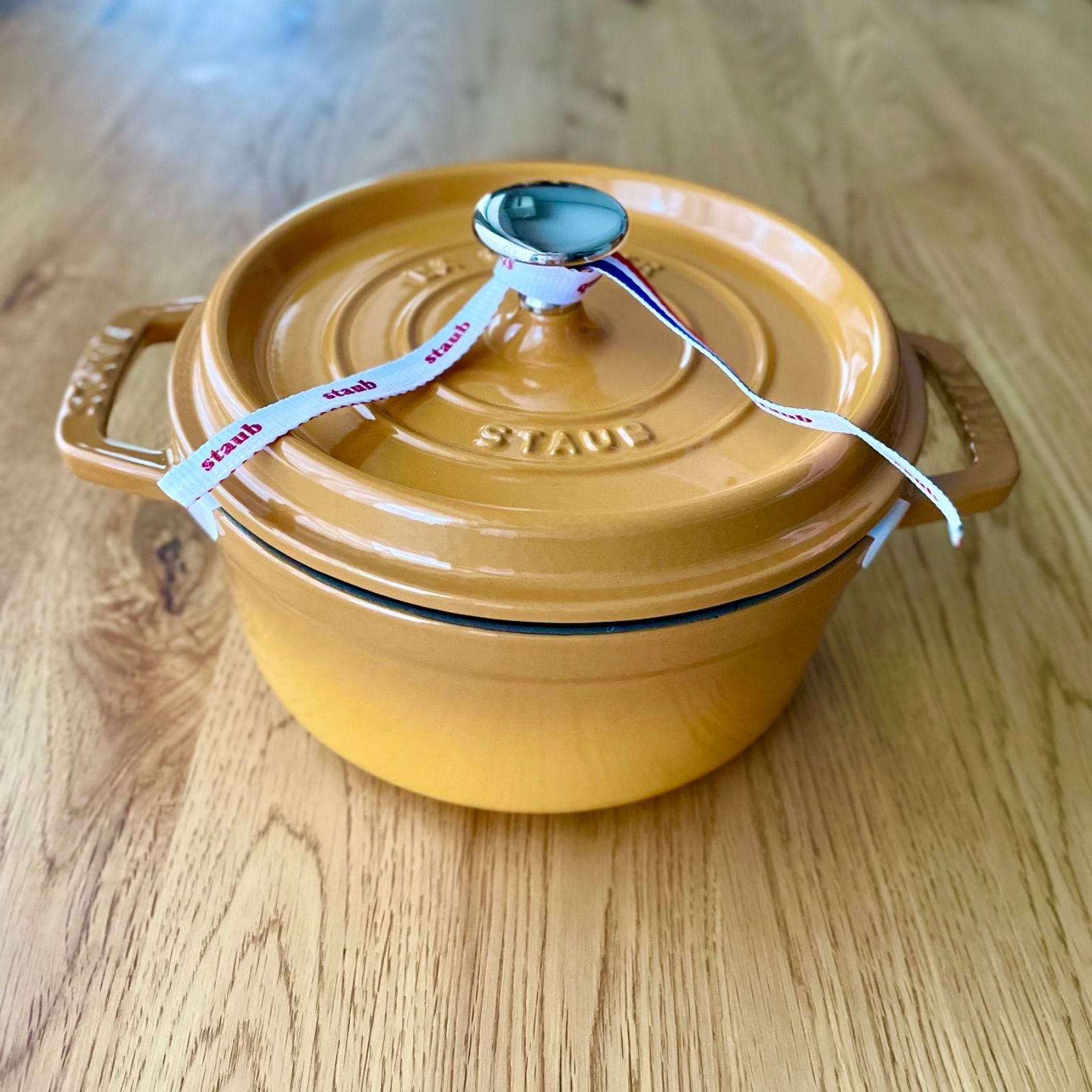 送料無料】ストウブ ピコ・ココットラウンド マスタード 18cm STAUB - メルカリ