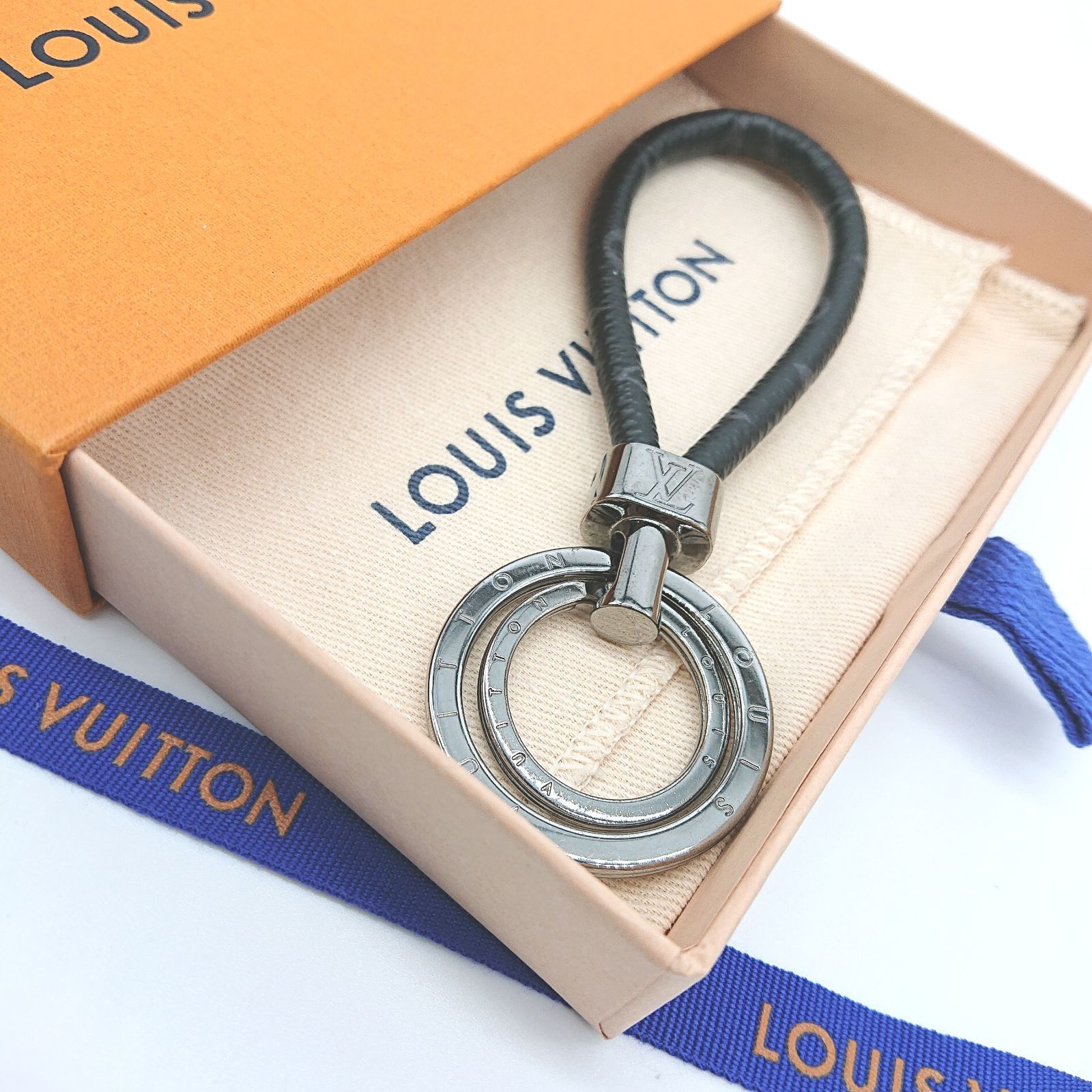 【極美品】LOUIS VUITTONルイヴィトン	キーリング ポルトクレ LV ハーロー キーホルダー モノグラム ダーク シルバー