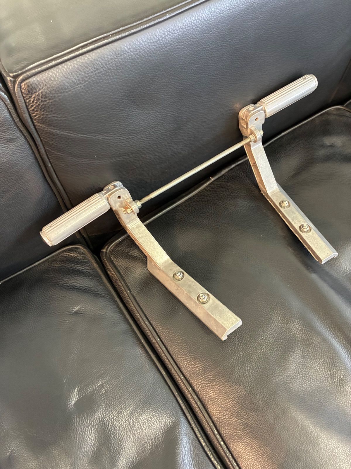 FAのベスパPX用折りたたみフットレスト 2