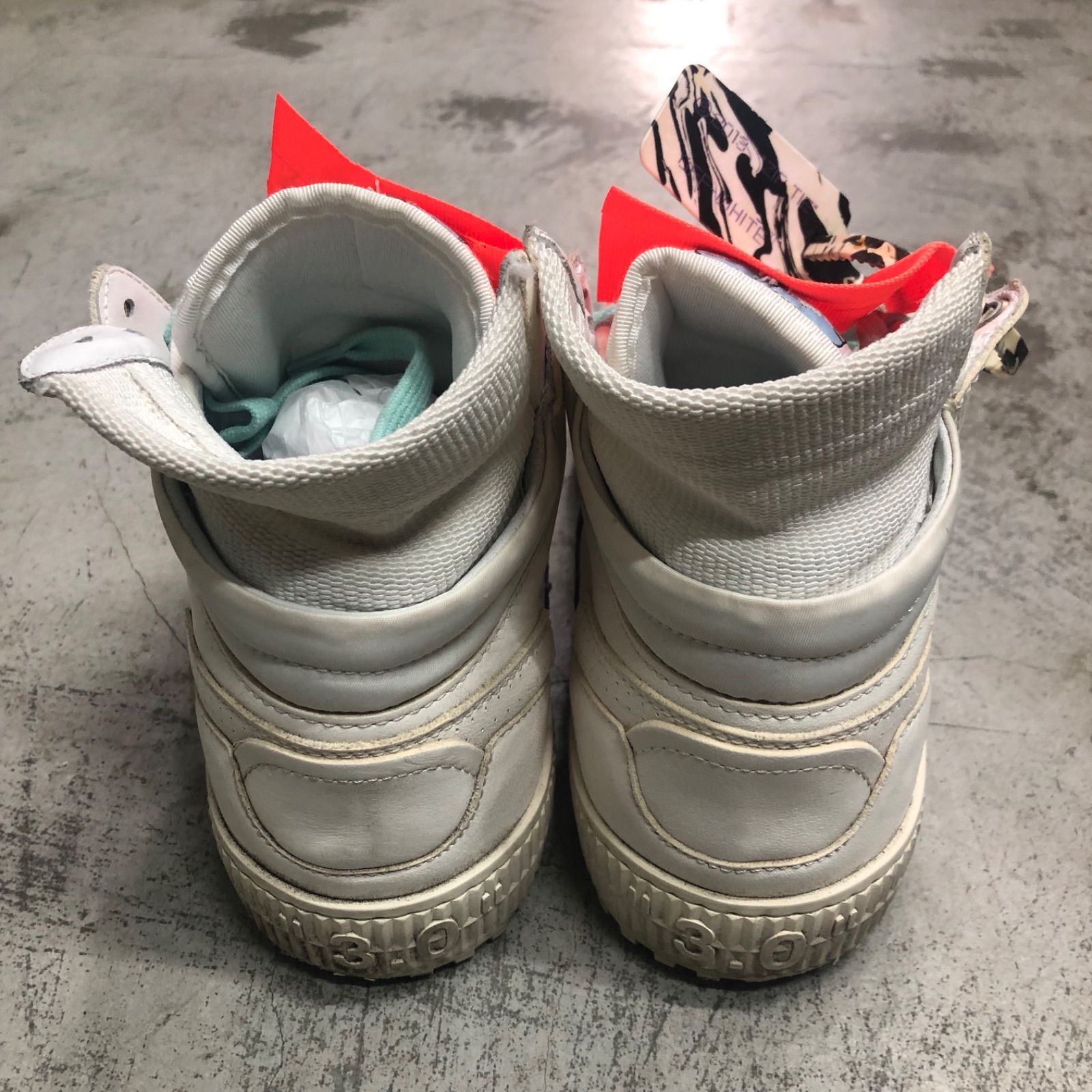OFF-WHITE Vulcanized Hi Top レザー ハイカット スニーカー