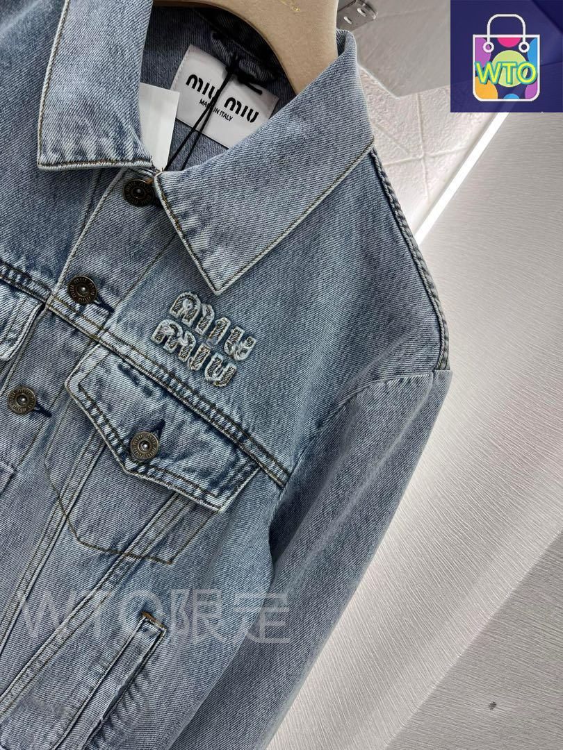 miu miu ライトブルーデニムジャケット クロップドスタイル