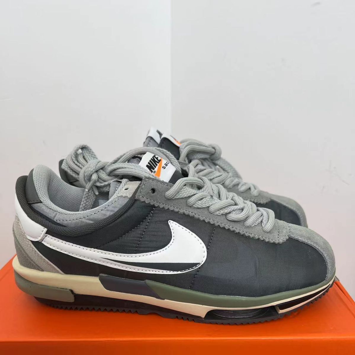 新品未使用 ナイキ Sacai X Nike Cortez スニーカー