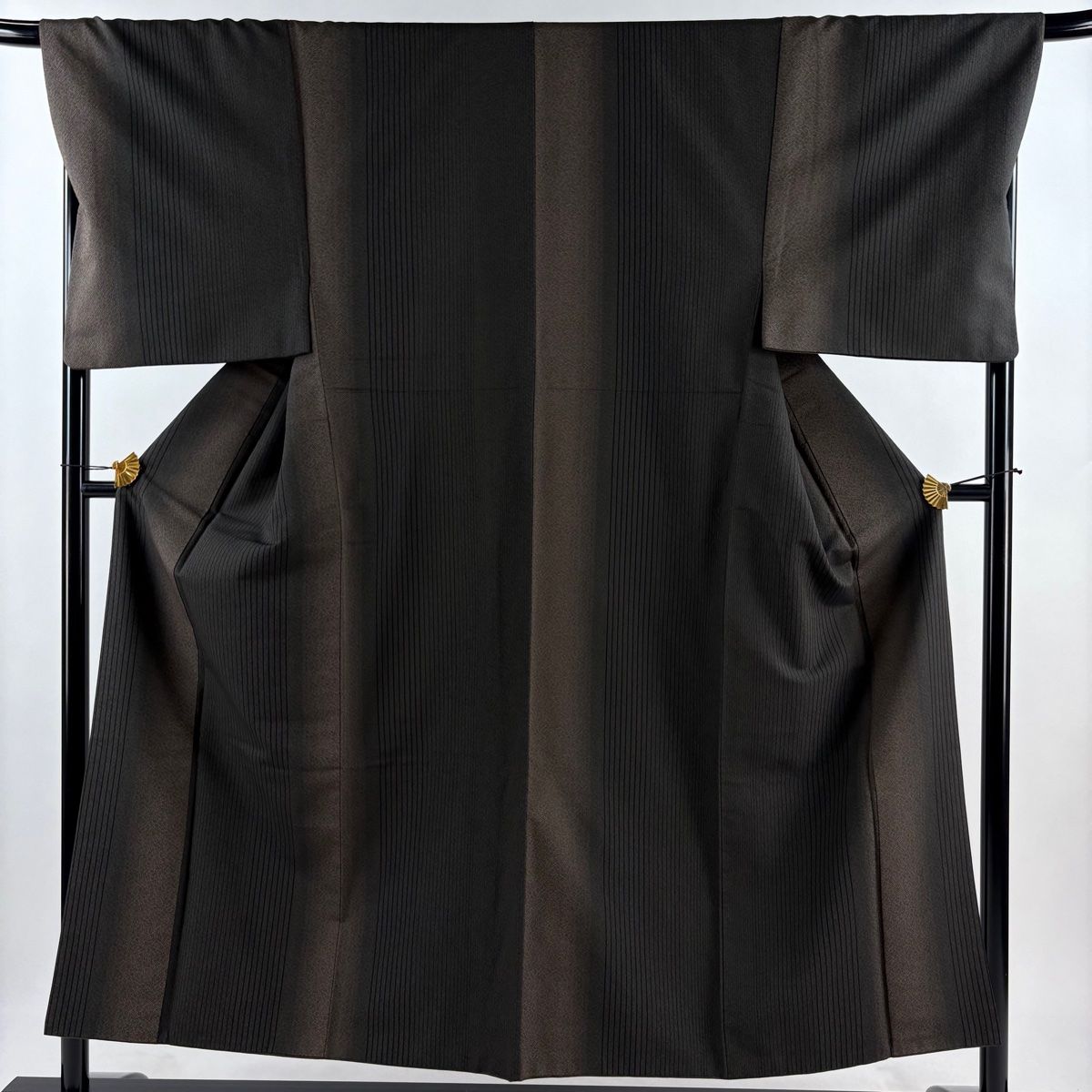 男着物 身丈152cm 裄丈69.5cm L 袷 やまと 縞 文字文 焦茶色 正絹