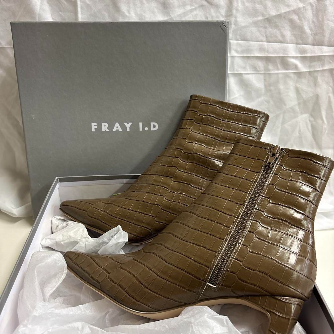 FRAY I.D フレイアイディー エンボススクエアトゥブーツ 38 スクエアブーツ ブーツ ヒール