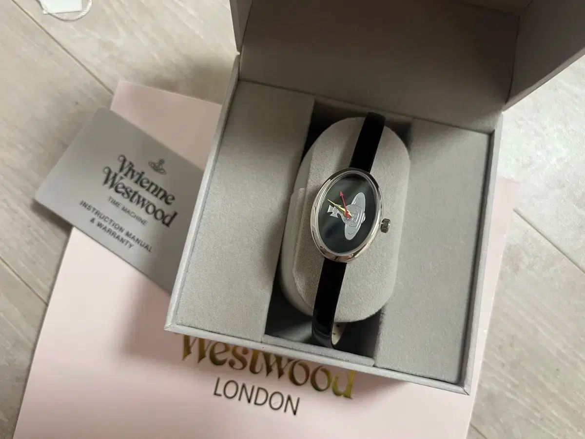 Vivienne Westwood ヴィヴィアンウエストウッド 時計