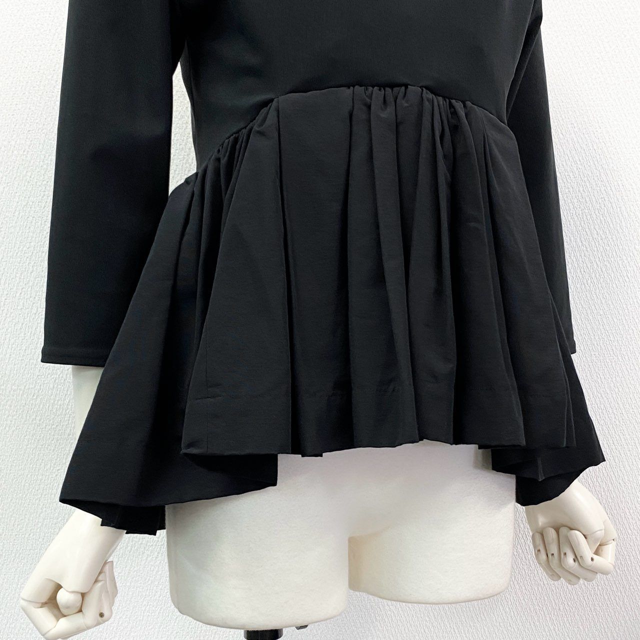シーニュ cygne ペプラムブラウス 黒 （NATURAL BEAUTY BASIC