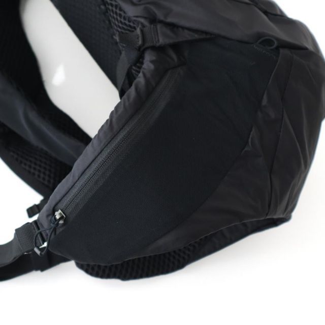 メゾンマルジェラ MM6 × サロモン バックパック 黒 MM6 x SALOMON エムエムシックス メゾンマルジェラ サロモン