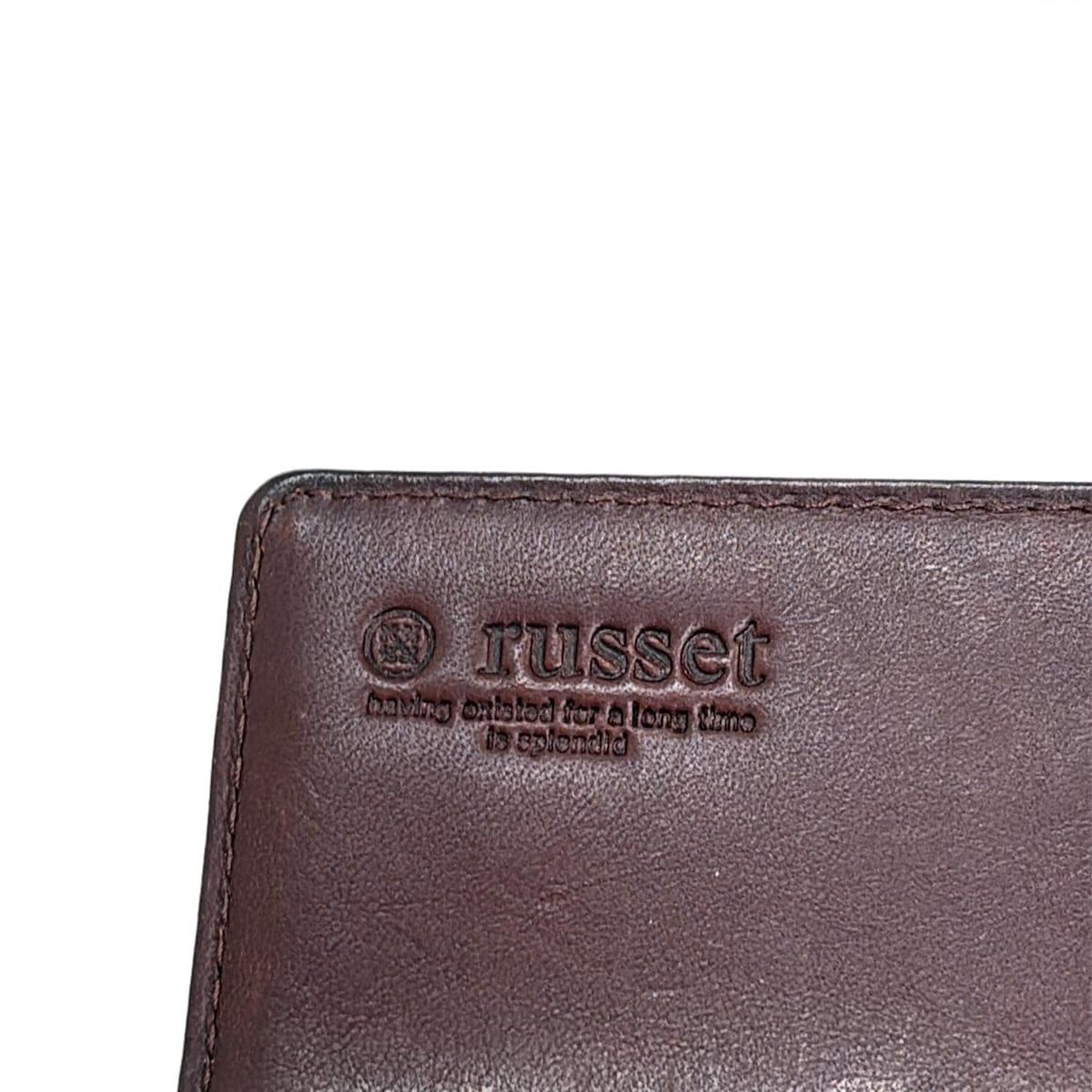 - ダークブラウン×ベージュ