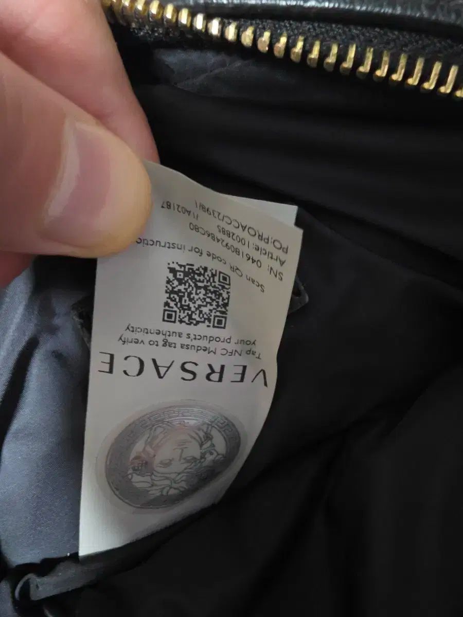 ヴェルサーチェ クロスバッグ