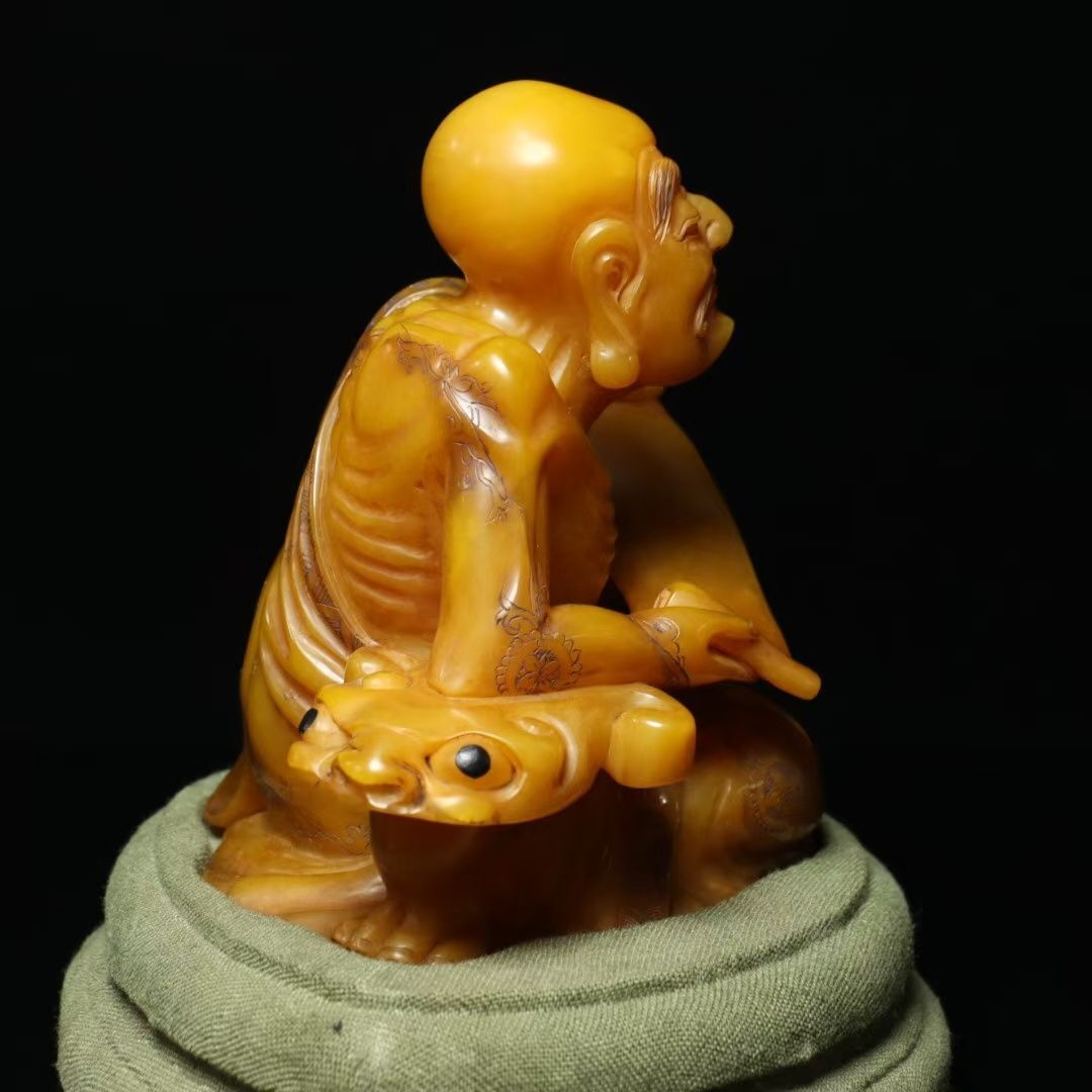 中国古美術.旧蔵.篆刻家『尚均』彫刻石、寿山石田黄石彫刻人物置物 