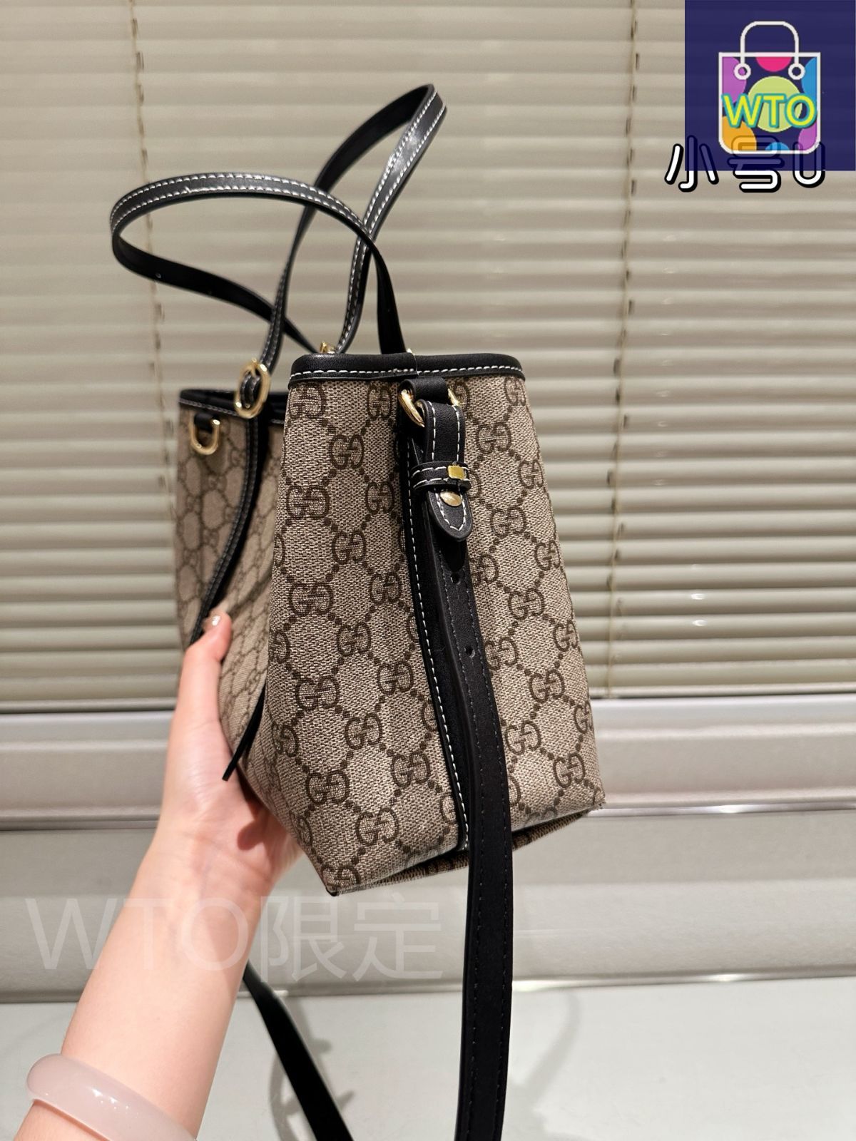 GUCCI 日本限定　スモールトートバッグ 772144_FACVW_8941_007_071_0000