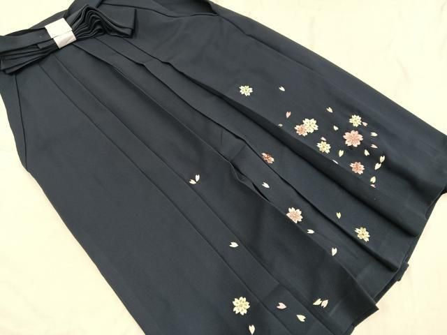 平和屋着物○女性 行灯袴 刺繍 枝垂れ桜 ラインストーン 洗える着物