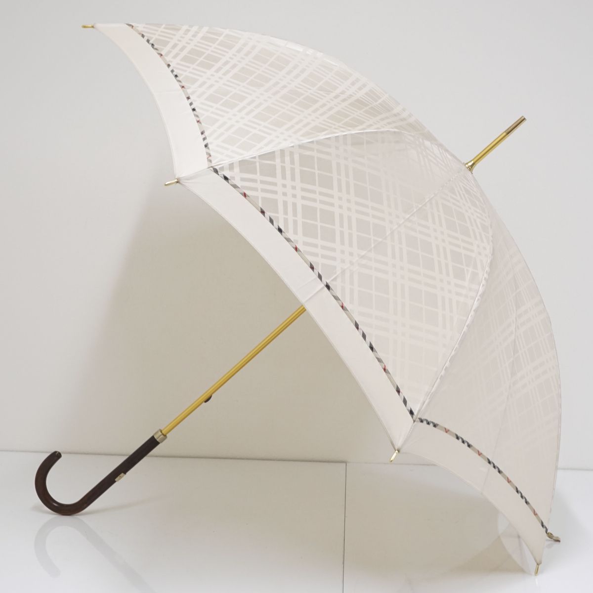バーバリー 雨傘 ベージュ 傘 BURBERRY バーバリー USED美品 ベージュ ロゴ グラス骨 高級