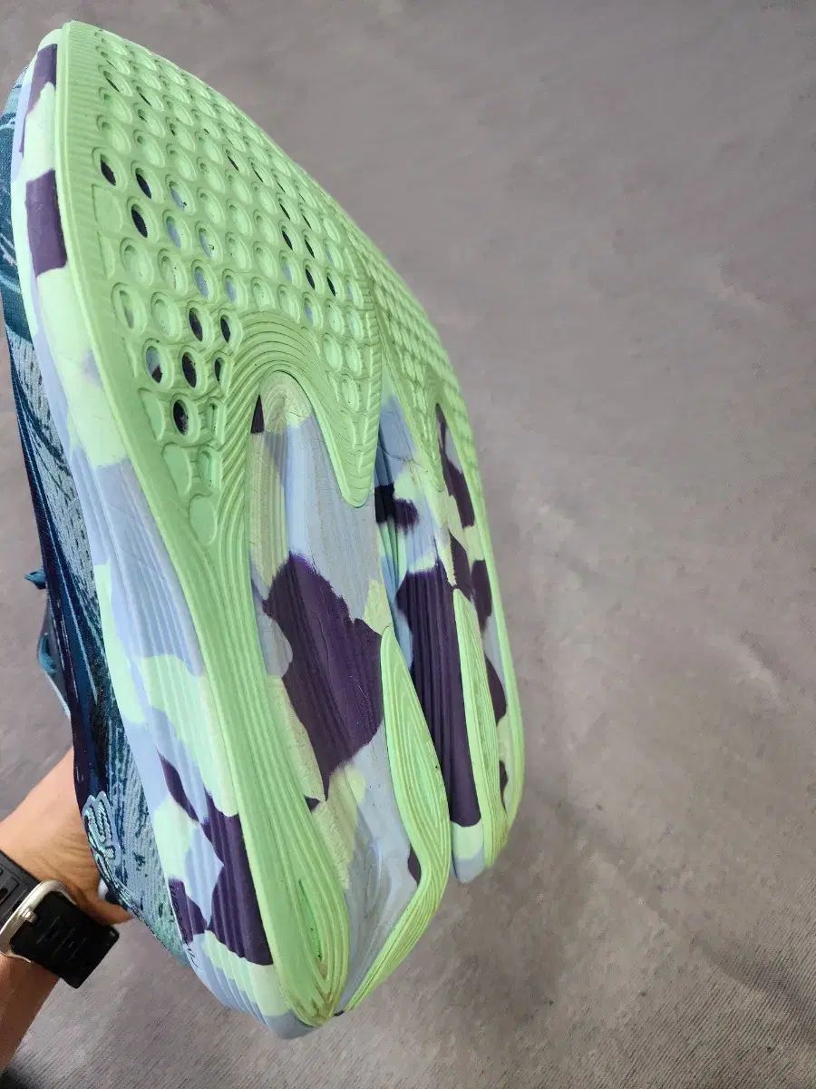 ランニングシューズ 280