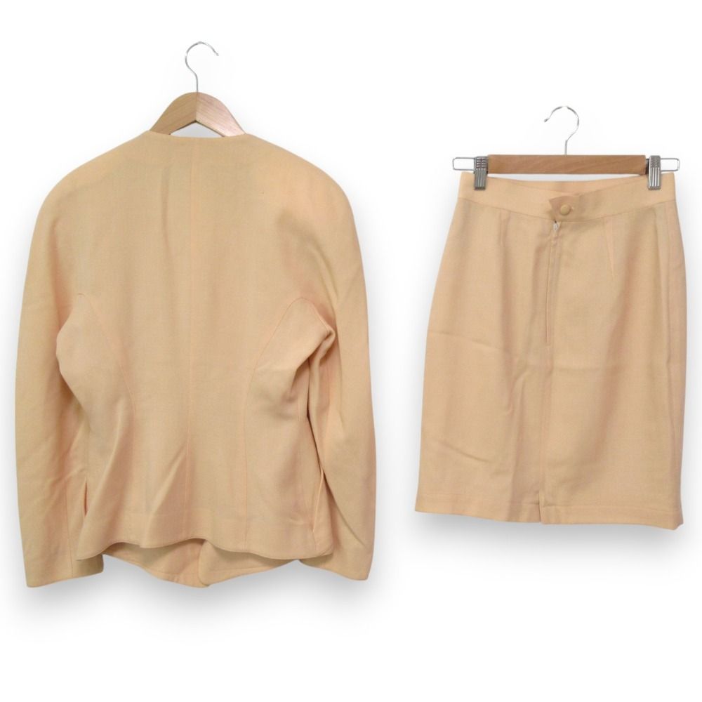 良品 Thierry Mugler ティエリーミュグレー ウール ノーカラージャケット+ひざ丈スカート セットアップ オレンジベージュ系 レディース 古着  USED