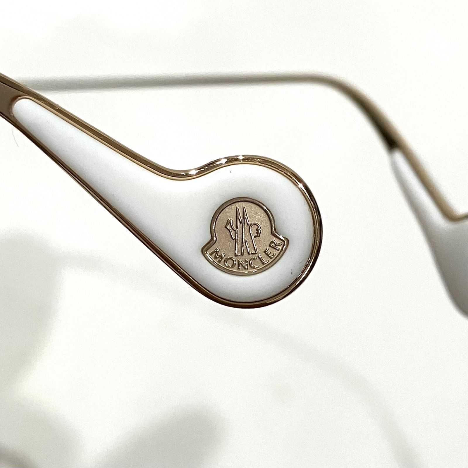 【極美品】モンクレール　サングラス MONCLER (モンクレール) ブラックフレーム ウェリントン ロゴ ブルー