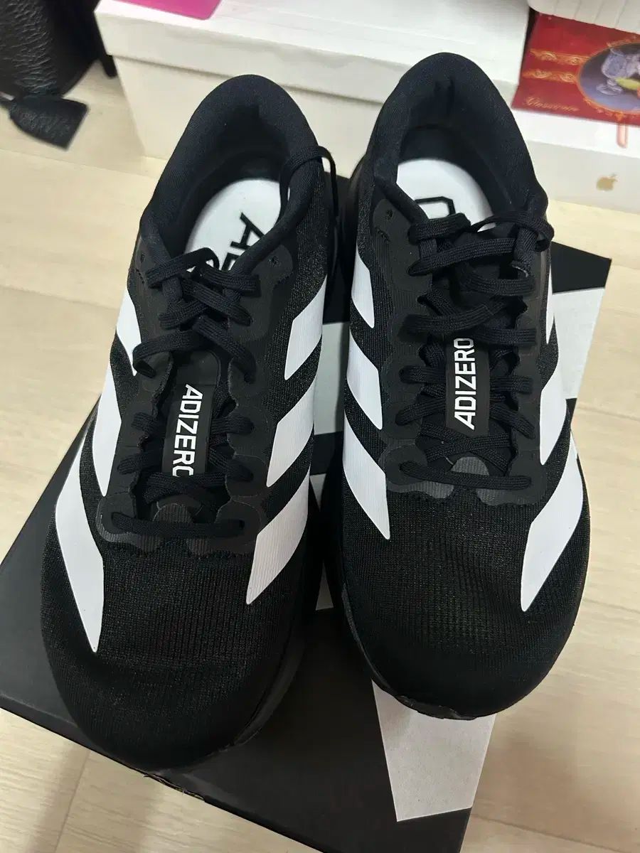 アディダス アディゼロ