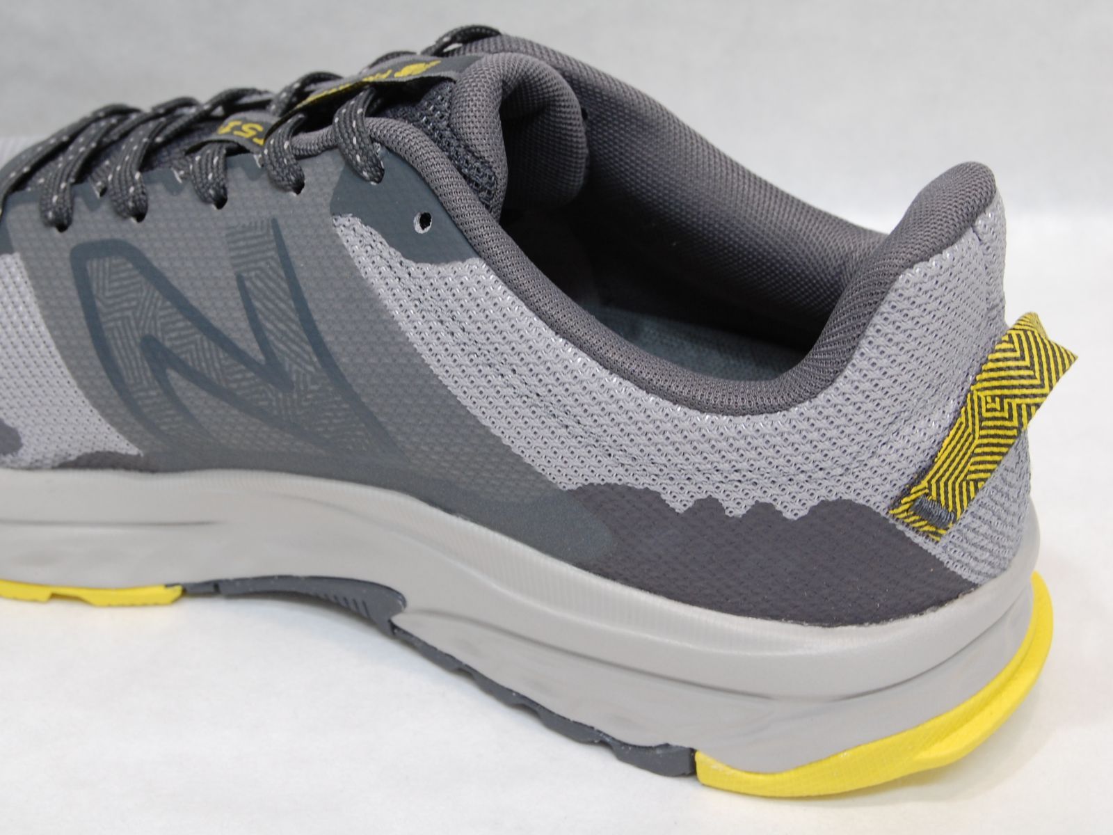 NEW BALANCE MT510 V6 Raincloud/Magnet/True Yellow