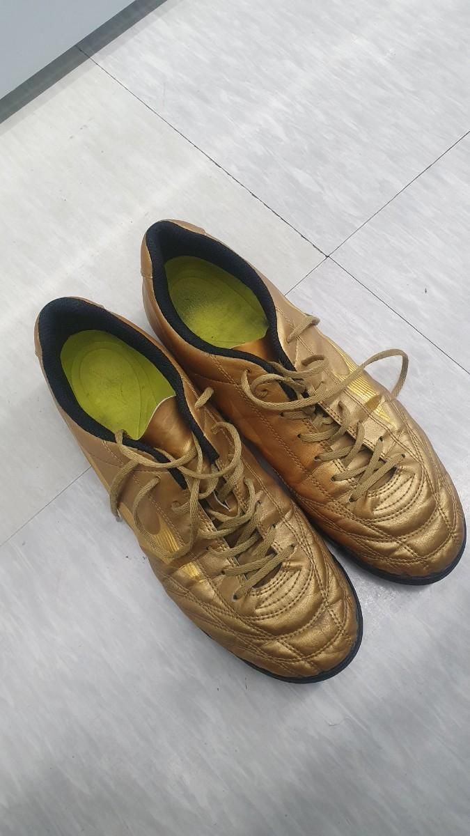 【雷市場（ポンジャン）商品韓国直送】mizuno(ミズノ) サッカーシューズ ゴールド 275