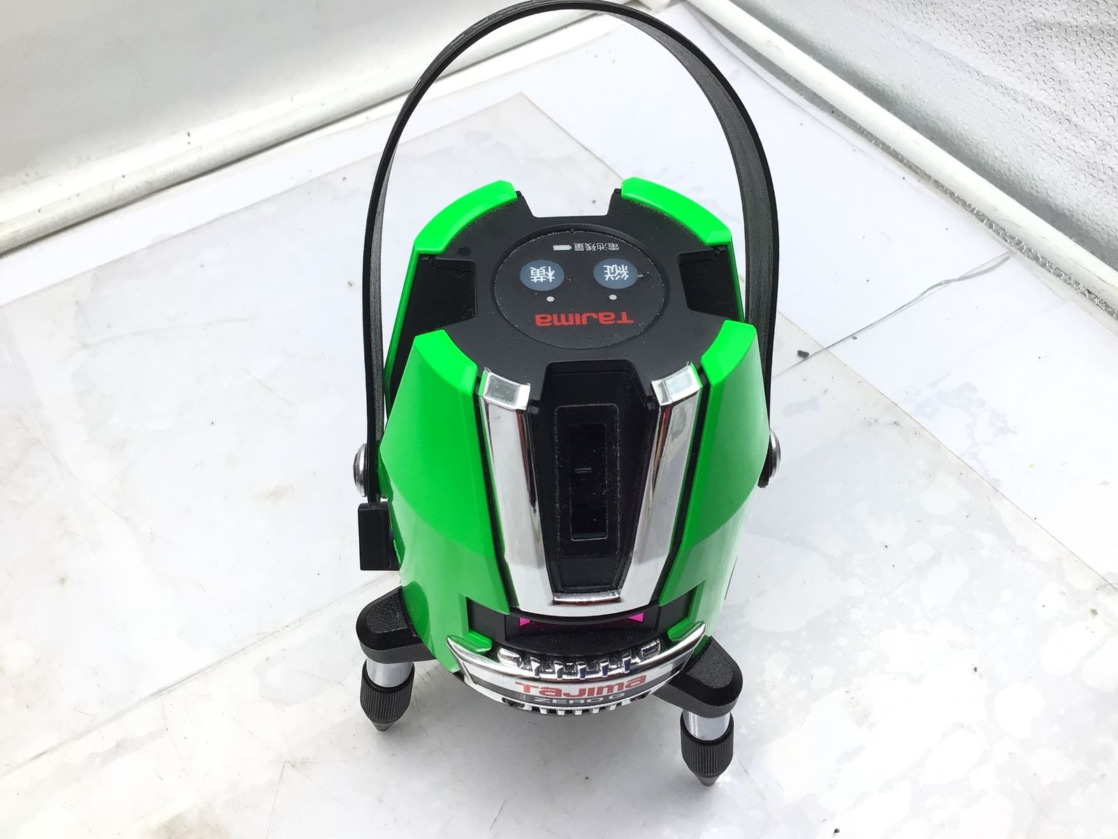 レーザー墨出し器