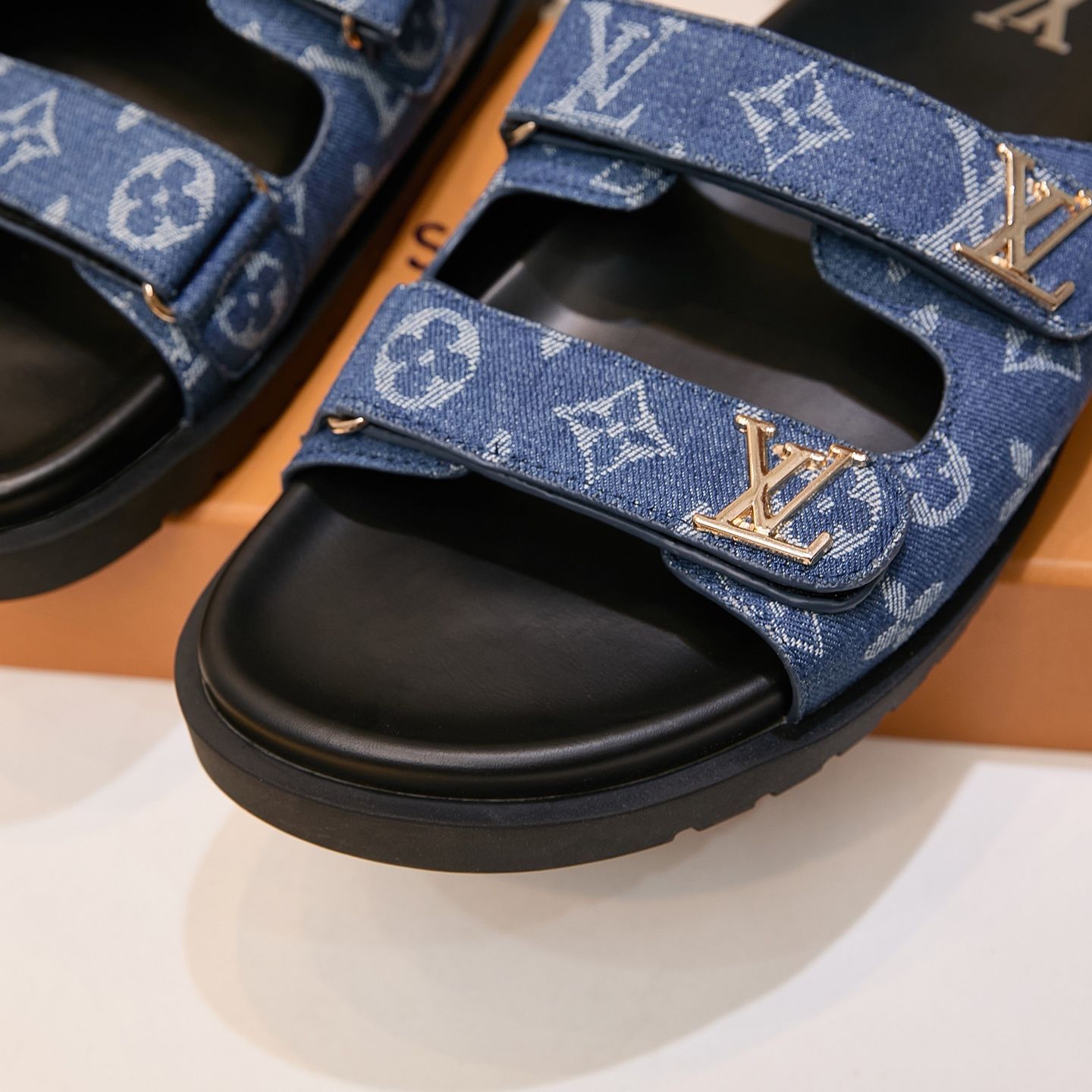 Louis Vuitton ルイ・ヴィトン サンセット コンフォート