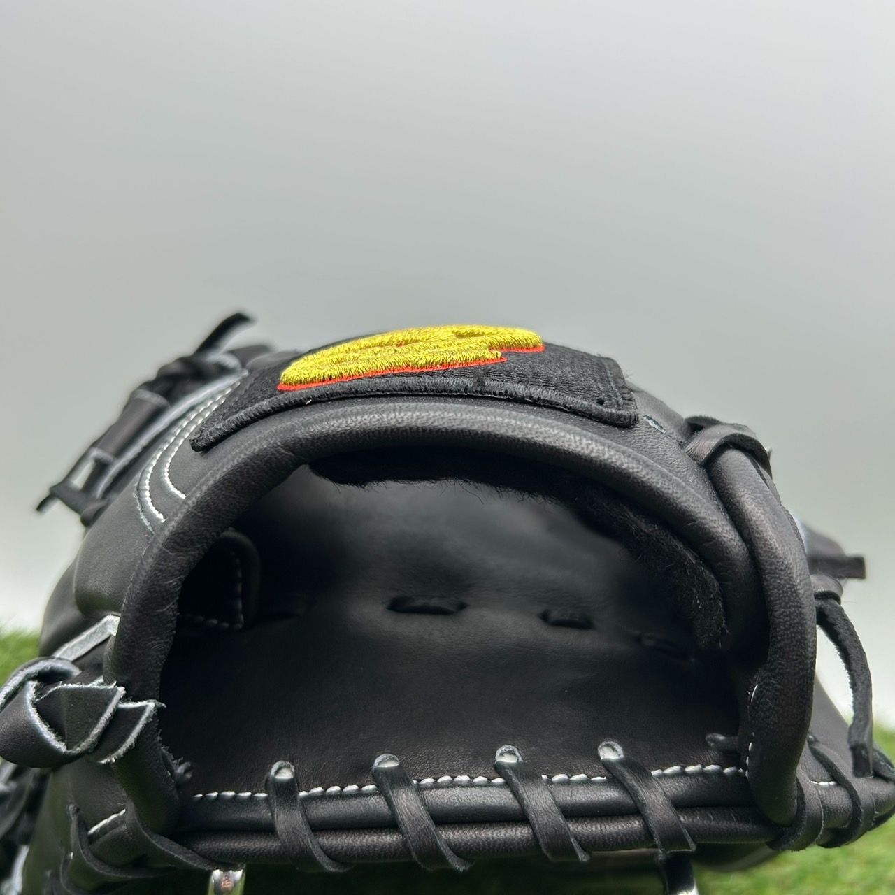 M0836) Donaiya ドナイヤ 大人用 軟式 内野手用 グローブ 左投げ