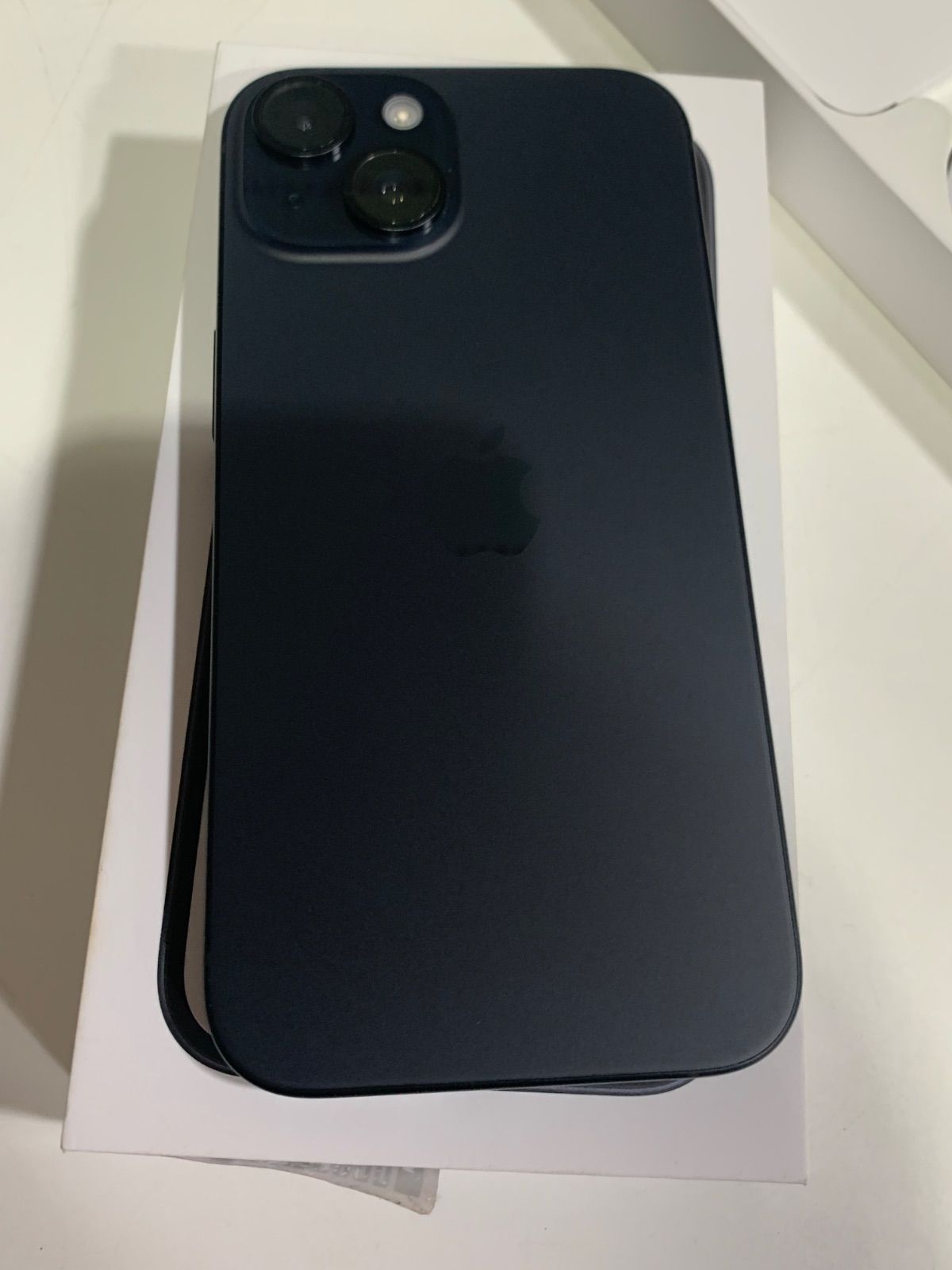 iPhone15 128GB ブラック MTMH3J/A バッテリー100% ドコモ〇 ② - メルカリ