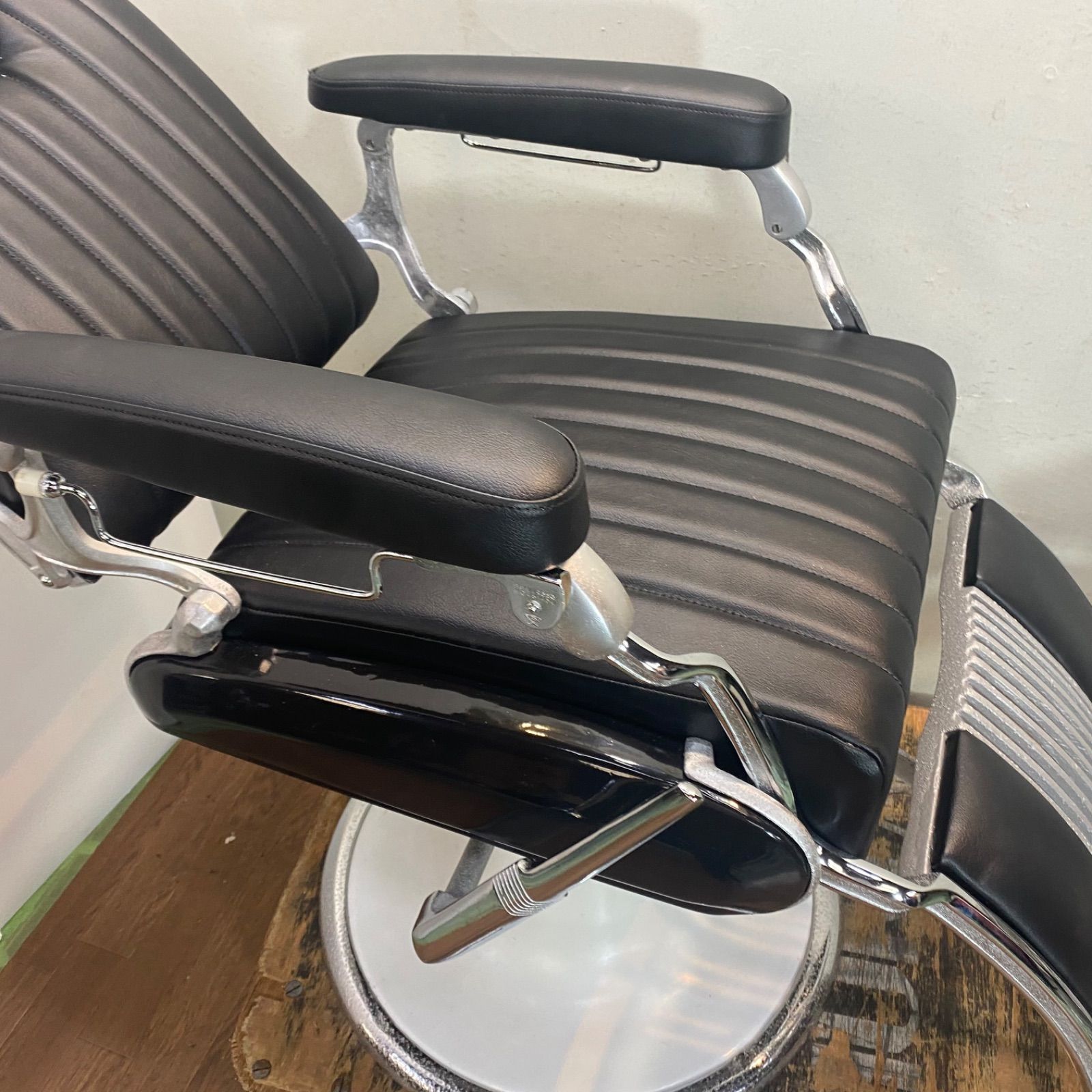 タカラベルモント製 理容椅子 54号 カスタム品 - メルカリ