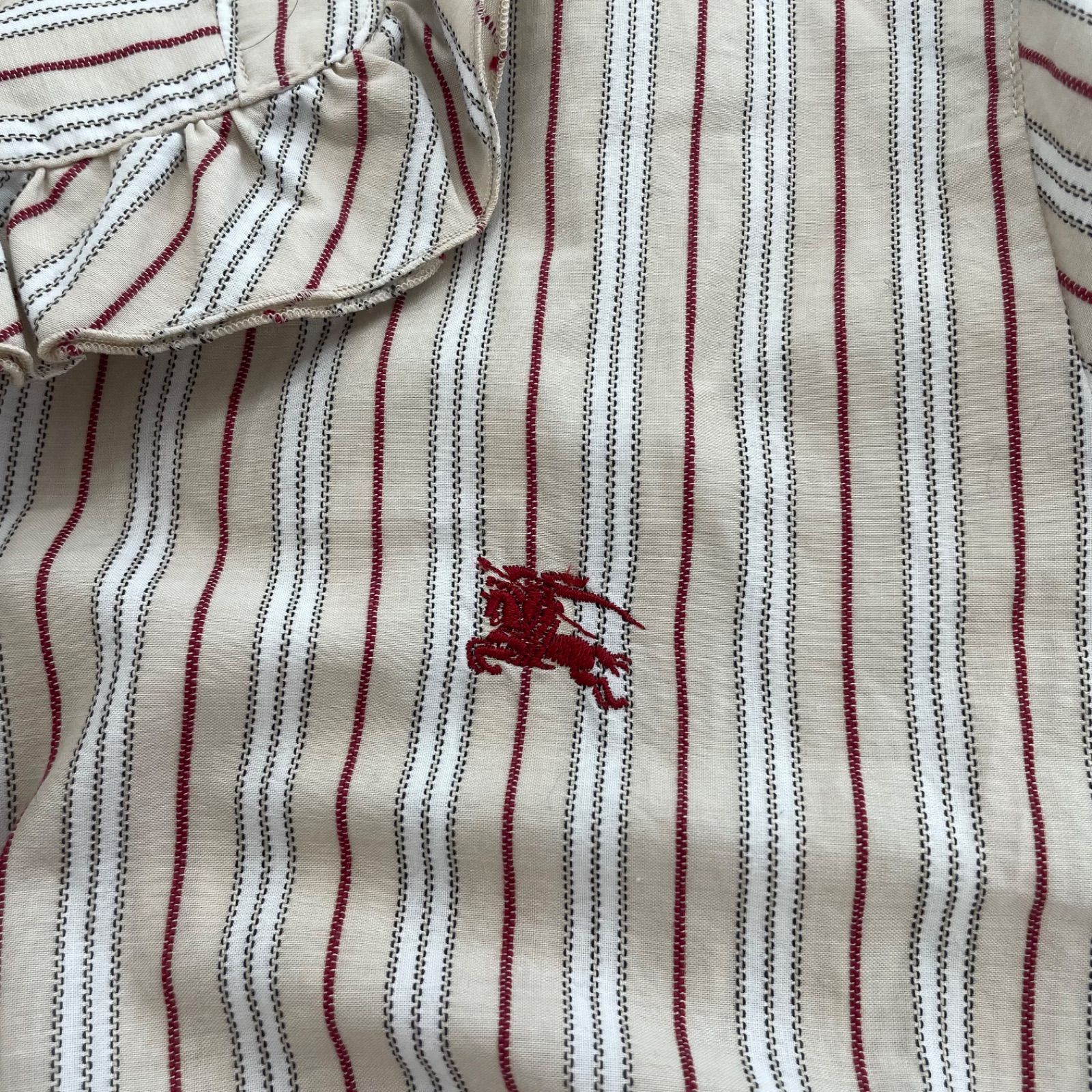 BURBERRY　バーバリー　半袖シャツ　ブラウス　ホース刺繍ロゴ　フリル BURBERRY バーバリー 半袖シャツ ブラウス ホース刺繍ロゴ