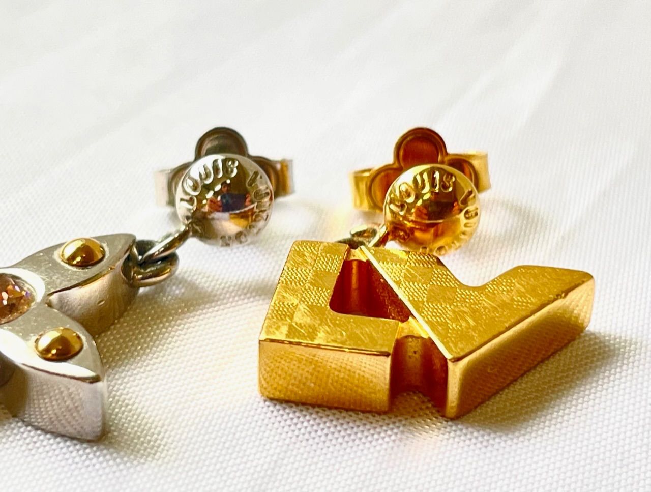 ルイヴィトン ブックルドレイユ ラブレターズGM ピアス ゴールド