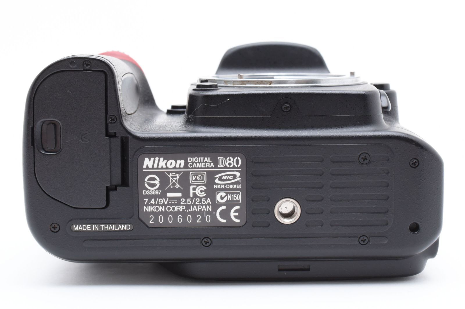 D80