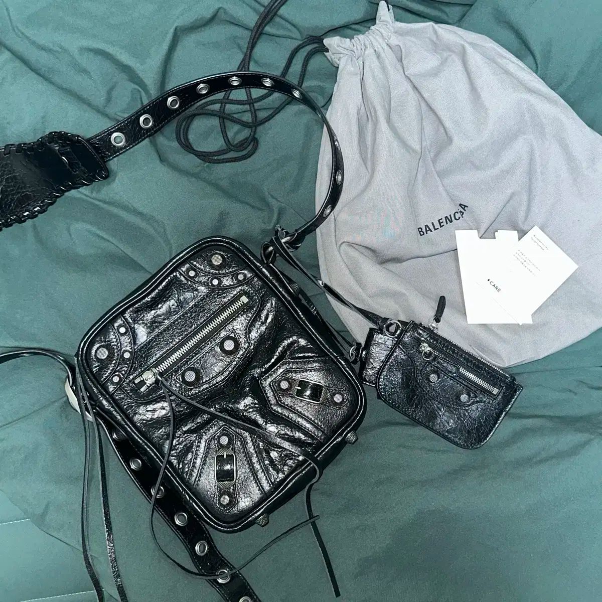 balenciaga BALENCIAGA バレンシアガ ルカゴール 男性用 クロスボディバックマン